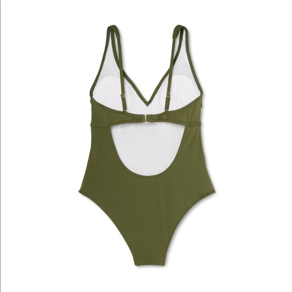 One piece medium - Picture 2 of 5